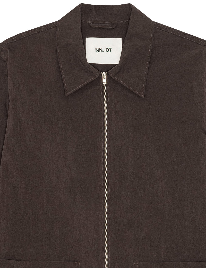 NN07 Virgil Poplin Hybrid Jacket Deep Truffle Collar Detail