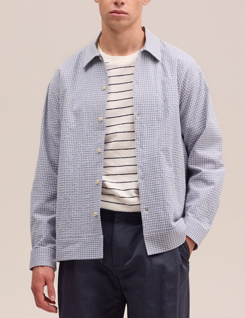 NN07 Reed Seersucker Overshirt Stone Blue Model Shot Front
