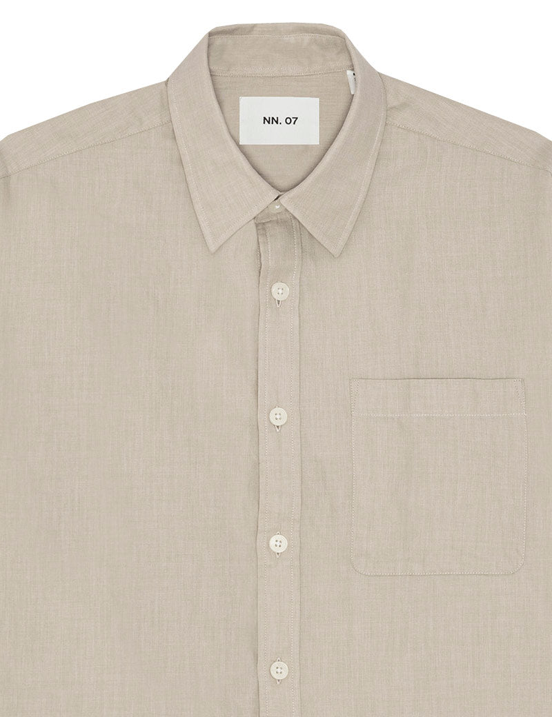 NN07 Deon Chambray Shirt Desert Khaki Collar and Pocket Detail