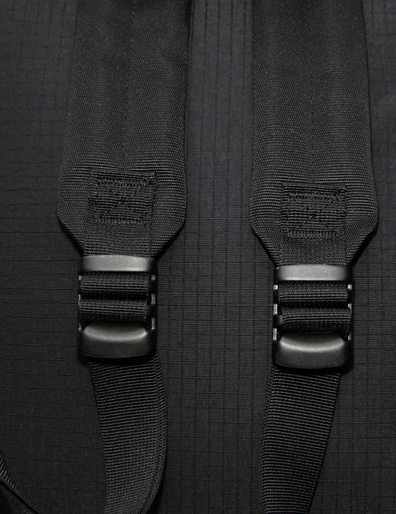 Sandqvist Grid Rolltop Backpack Black Straps