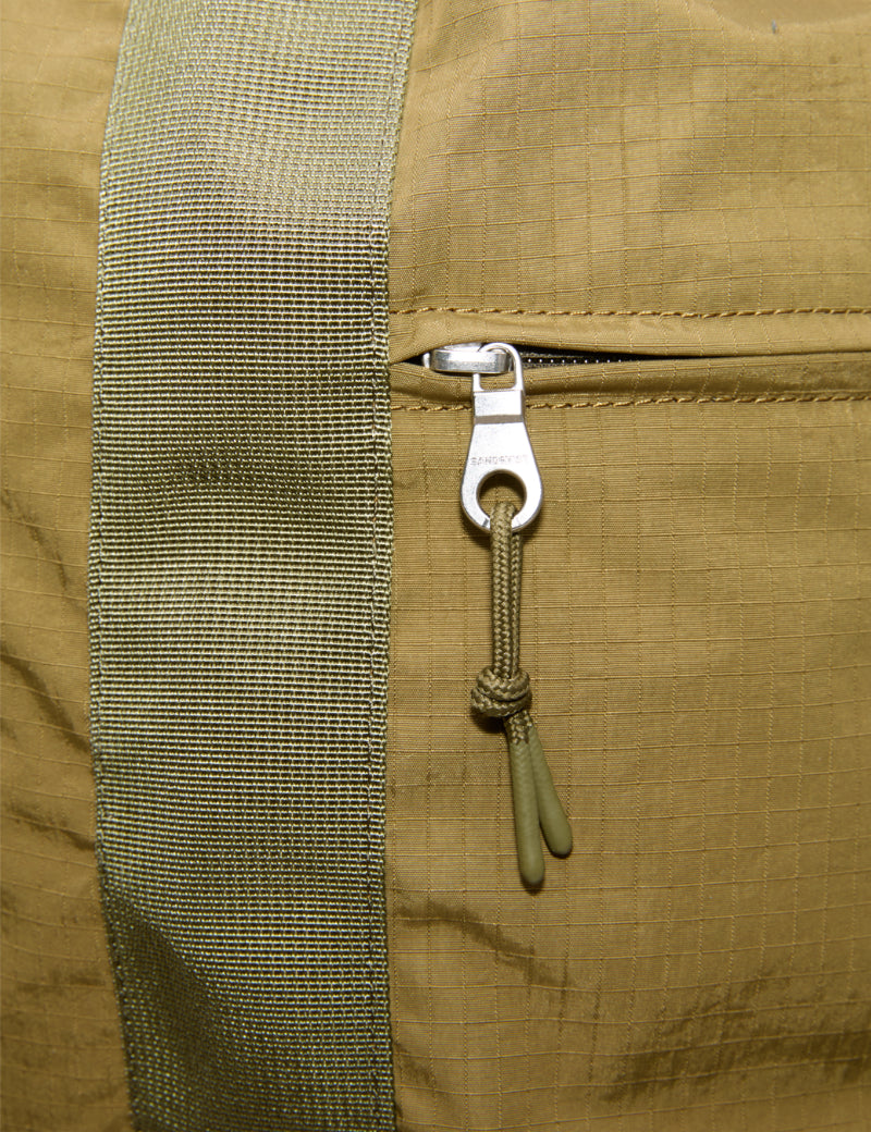 Sandqvist Grid Shoulder Bag Olive Zip Detail Close