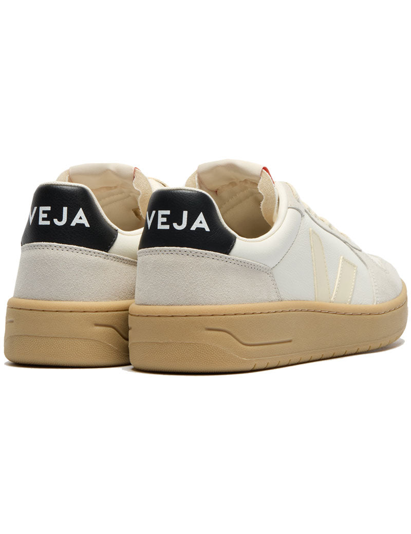Veja V-82 Trainers Pure Calcaire Black Mens