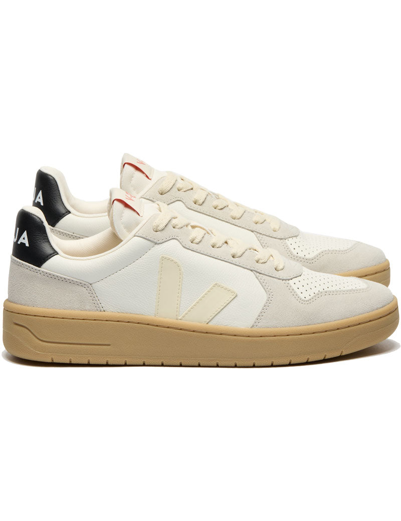 Veja V-82 Trainers Pure Calcaire Black Mens