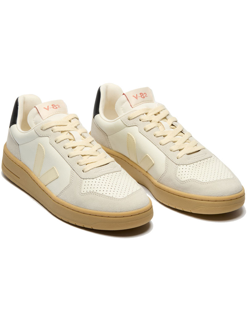 Veja V-82 Trainers Pure Calcaire Black Mens