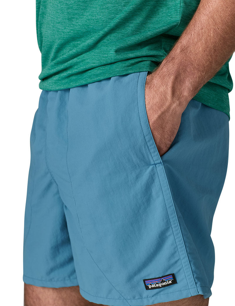 Patagonia M's Baggies Shorts 5" Shore Blue On Model