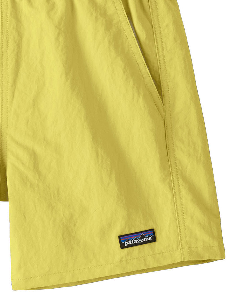 Patagonia W's Baggies Shorts 5 Inches Lemon Zest Logo Detail