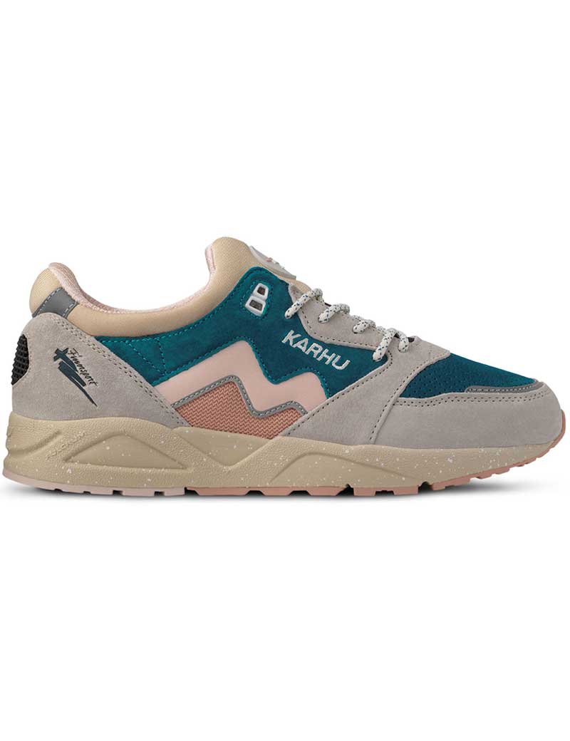 KARHU ARIA 95 TRAINERS SILVER LINING PEACH WHIP