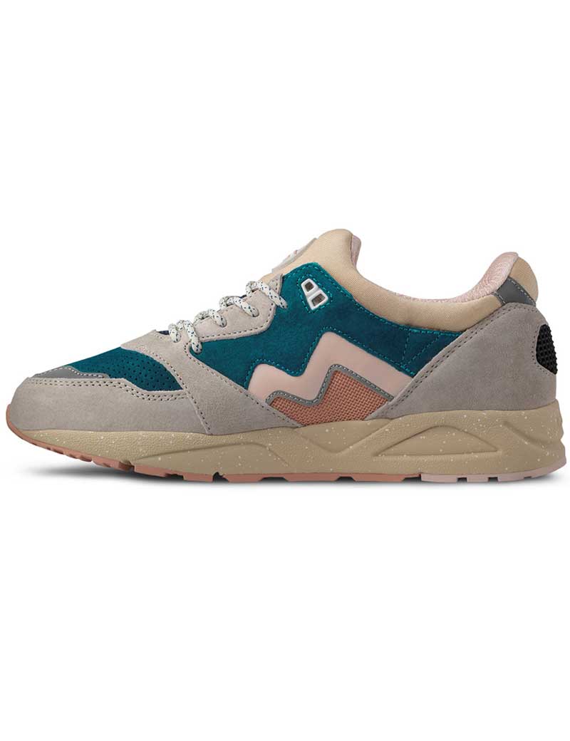 Karhu Aria 95 Trainers Silver Lining Peach Whip