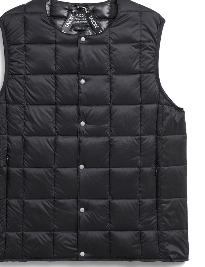 TAION CREW NECK BUTTON DOWN VEST BLACK