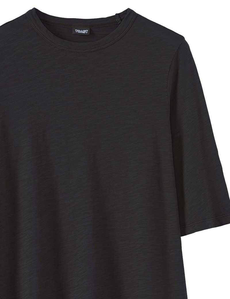 TOAST CLEO GARMENT DYED ORGANIC COTTON T-SHIRT CARBON BLACK