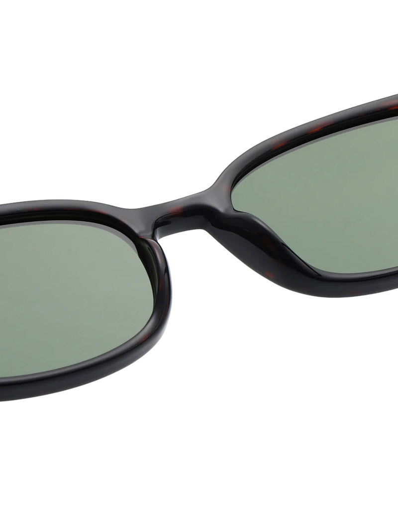 A.Kjaerbede Charlie Sunglasses Demi Tortoise Bridge Detail