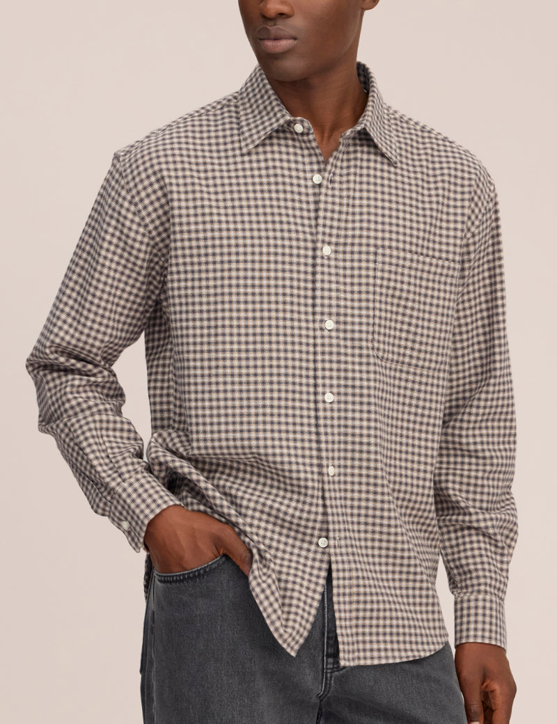 NN07 Deon Flannel Shirt Sand Check On Model