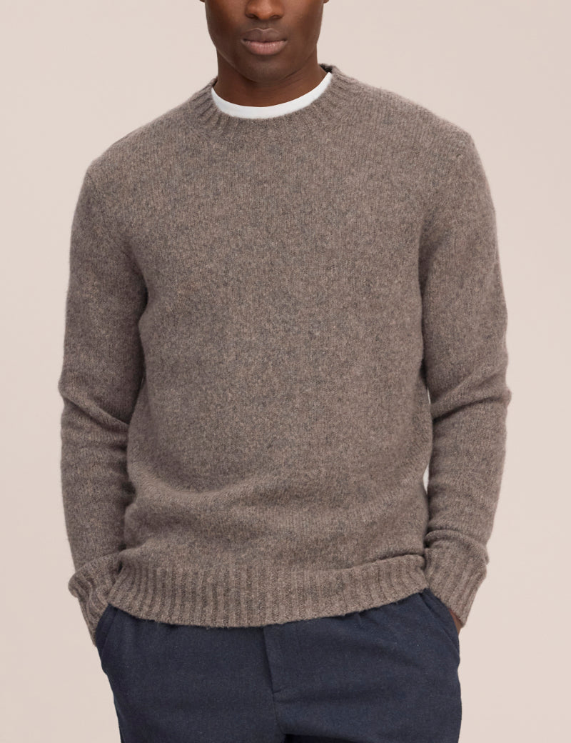 NN07 Lee Lightweight Merino Wool Sweater Tarmac On Model