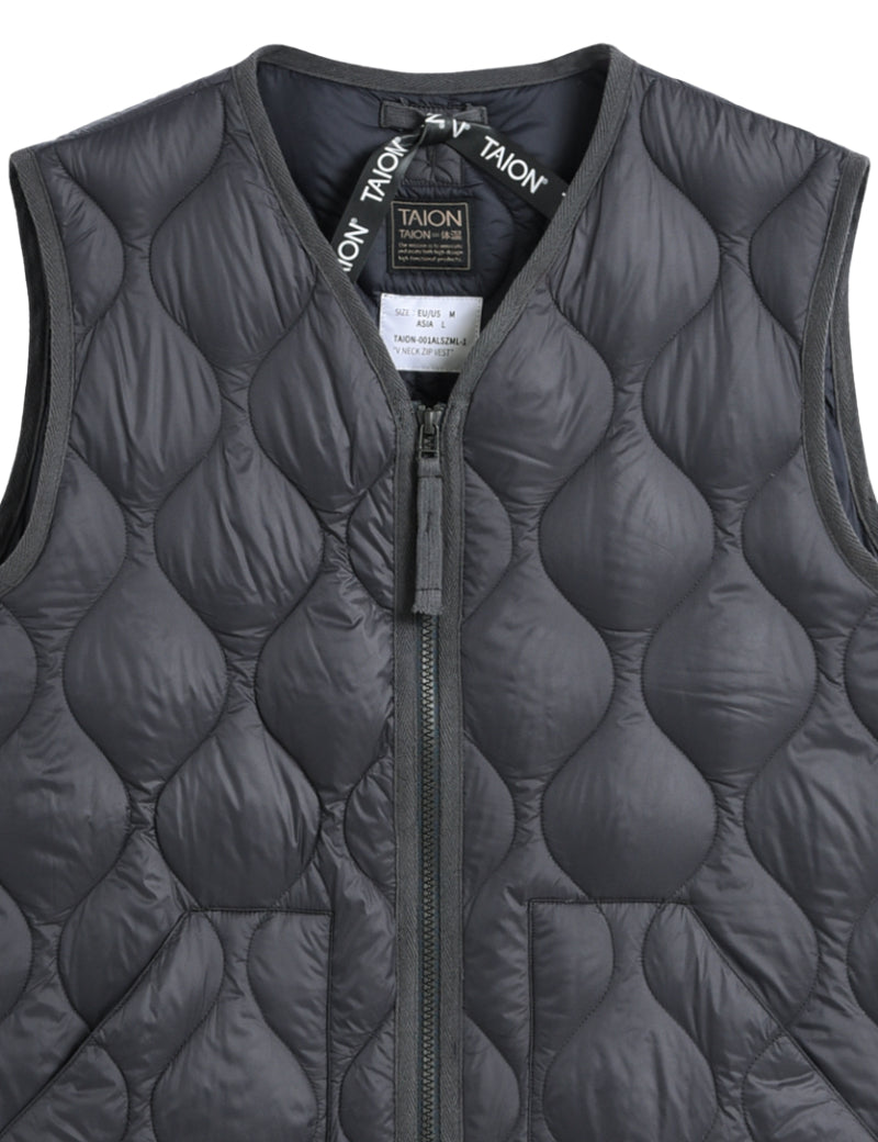 Taion Military V-Neck Zip Down Vest Dark Charcoal Collar Detail