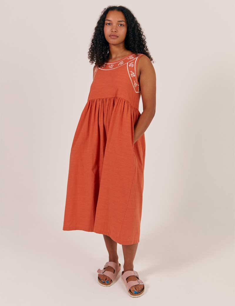 SIDELINE HILLS DRESS TOMATO